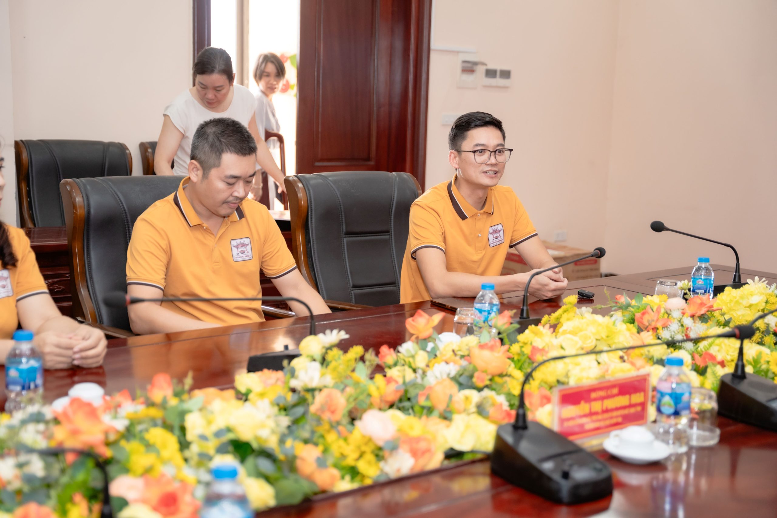 Tổng Giám đốc Chợ Viềng Food - Vũ Văn Khoa chia sẻ: Yêu thương là nền tảng của mọi mối quan hệ bền vững - Ảnh: CVF