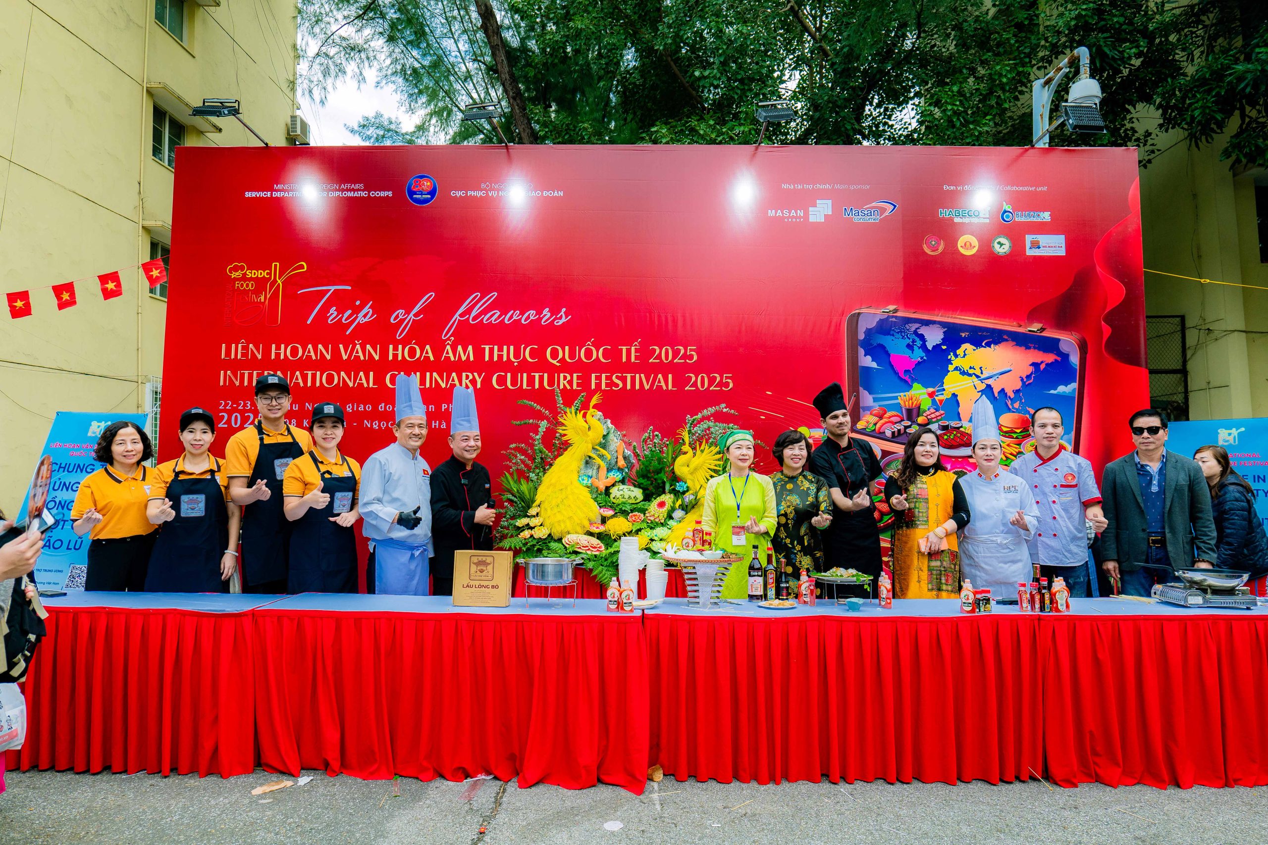 Lẩu Chợ Viềng tự hào gây ấn tượng tại Liên hoan Văn hóa Ẩm thực Quốc tế 2025 với hương vị khó quên - Ảnh: CVF