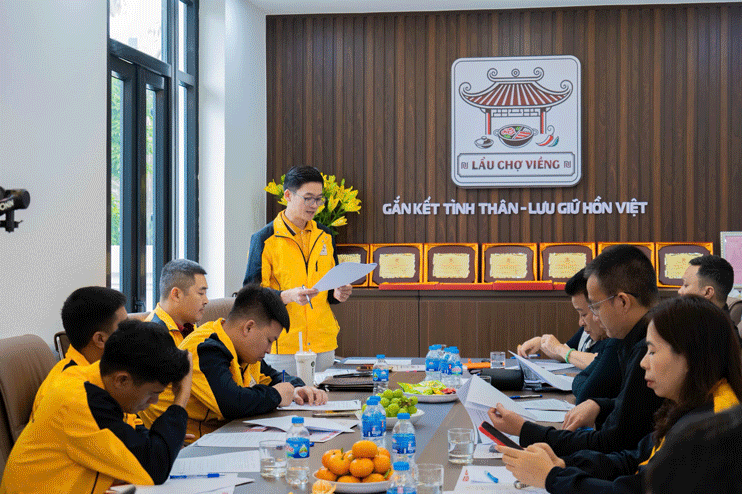 Tổng Giám đốc Chợ Viềng Food - Vũ Văn Khoa nêu rõ nguyên tắc hợp tác - Ảnh: CVF