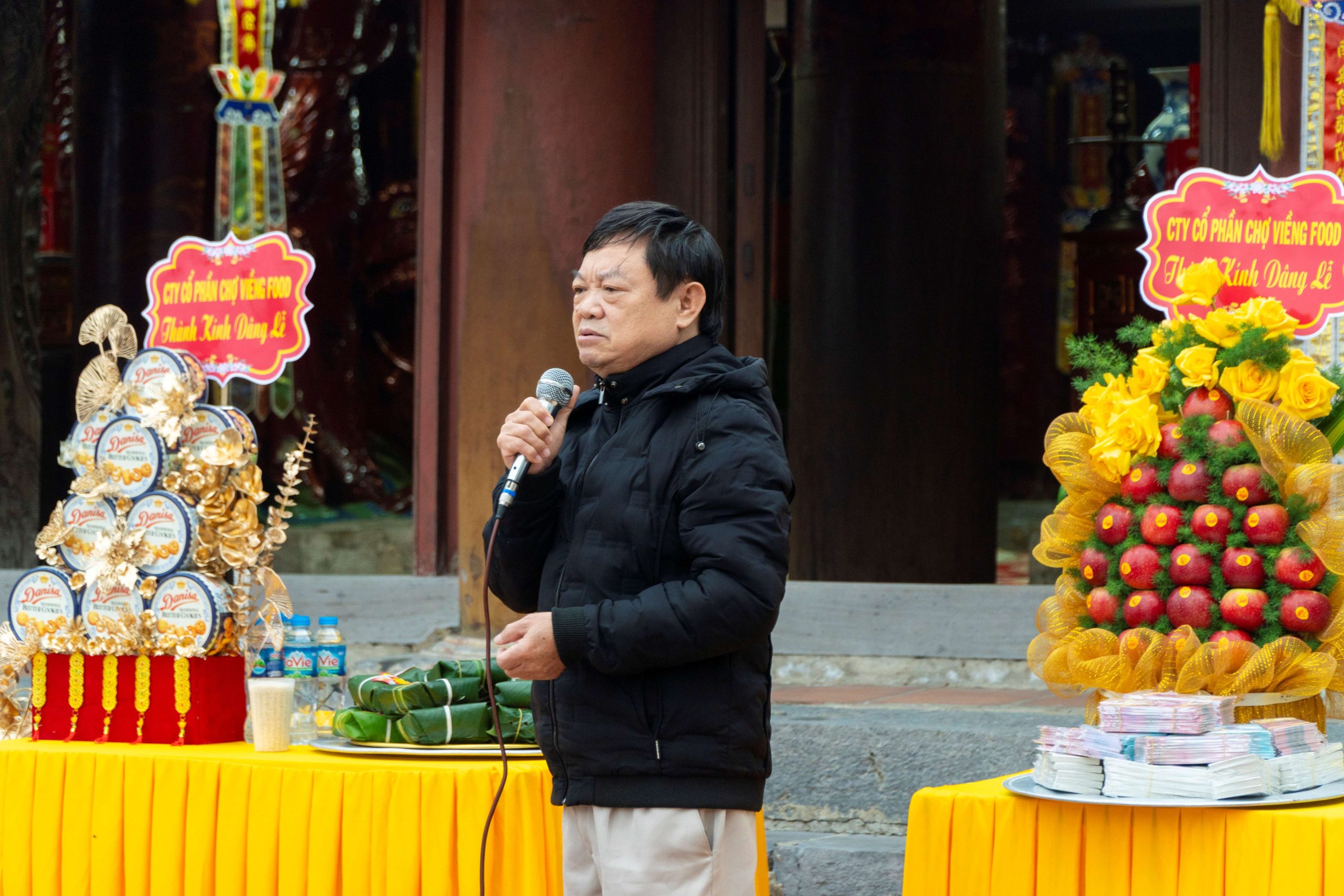 Ông Nguyễn Văn Thư - Tổng Thư ký Hiệp hội Văn hoá Ẩm thực tỉnh Ninh Bình, nguyên Giám đốc Bảo tàng Nam Định chia sẻ về di sản Chợ Viềng và di sản Đền Trần tại Ngày hội Chợ Viềng Food 2025