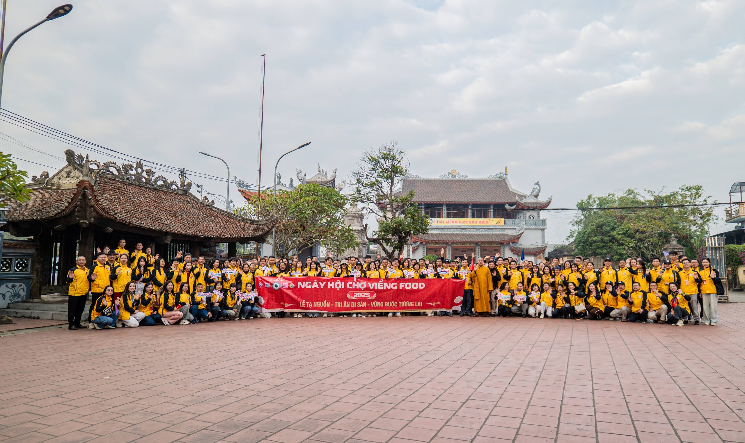 Nghi lễ Tạ nguồn - Tri ân cội rễ của Chợ Viềng Food được tổ chức tại Chùa Đại Bi (Chợ Viềng Chùa)