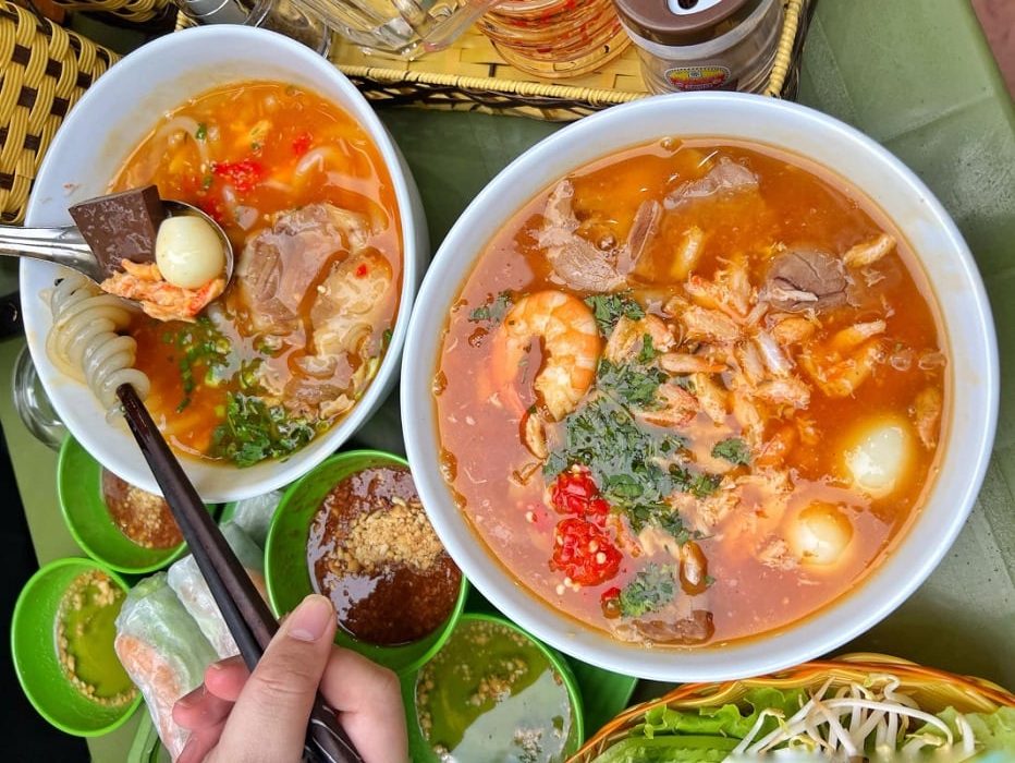 Bánh canh ghẹ thơm ngon, dậy mùi ghẹ sữa