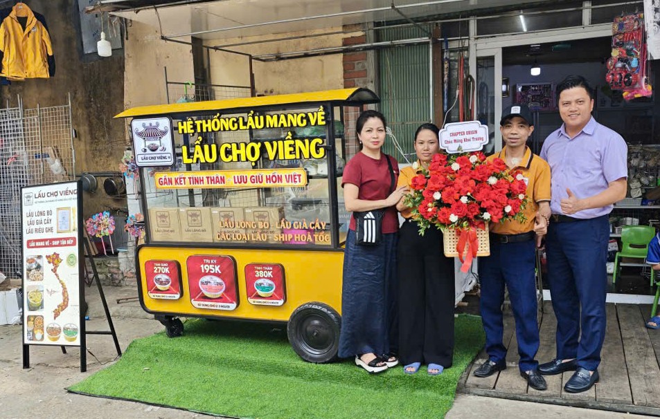 Khai trương đại lý Lẩu Chợ Viềng tại Vân Phú - Phú Thọ