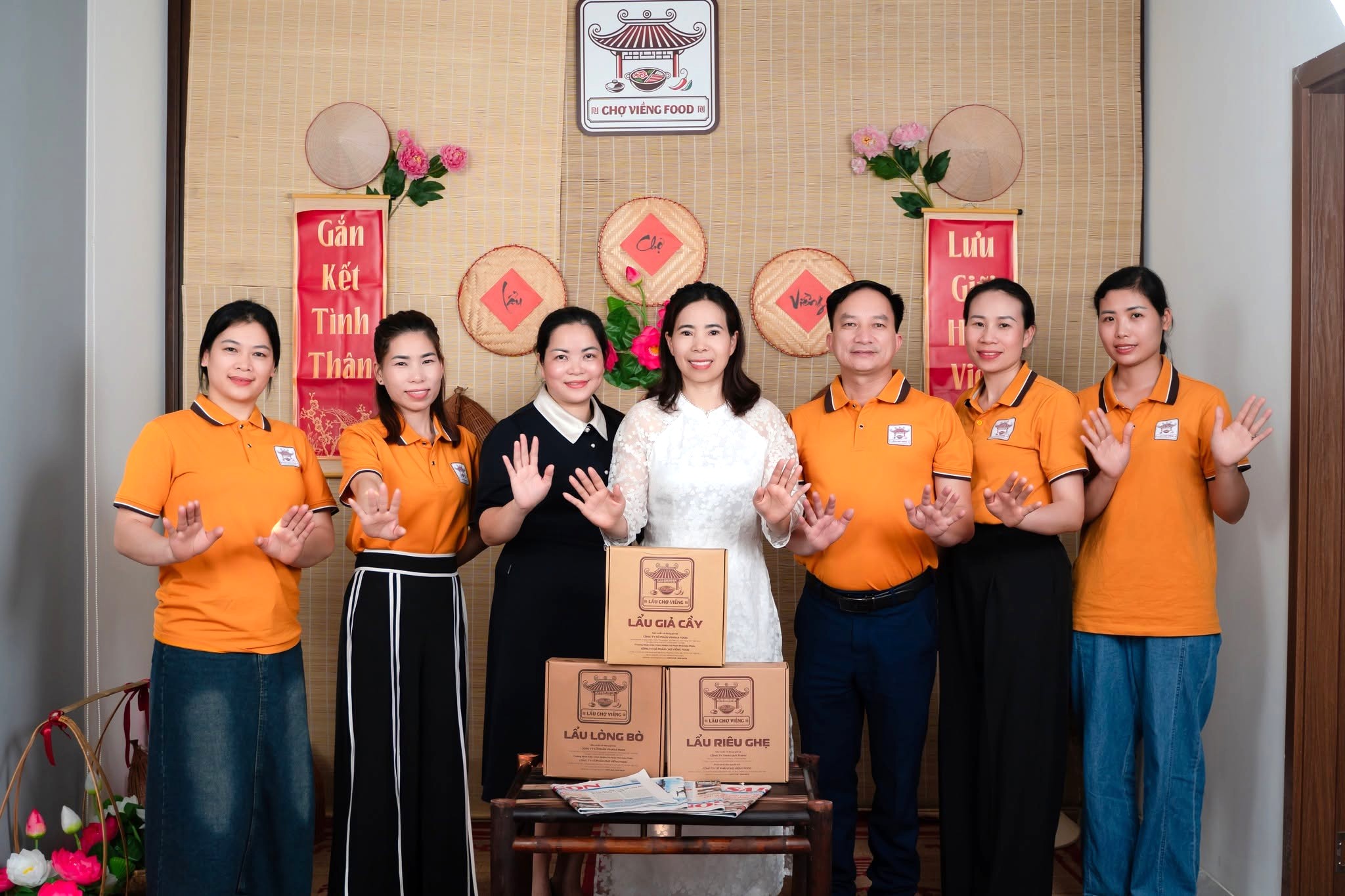 Lẩu Chợ Viềng: Gắn kết tình thân - Lưu giữ hồn Việt